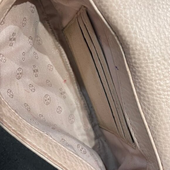 GUC TORY BURCH SIGNED BEIGE LEATHER CROSSBODY CHAIN STRAP X-OVER SMALL BAG PURSE - Picture 8 of 11